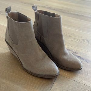 Lucky tan suede wedges 7.5